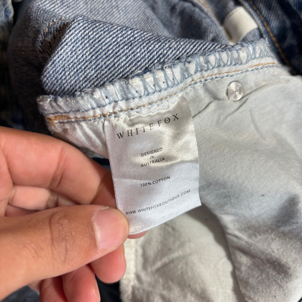 WHITE FOX Women's L Light Wash Wide Leg Jeans Cross Embellishment Cotton - Picture 5 of 12